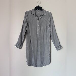 Old Navy Black and White Striped Shirt Dress Small